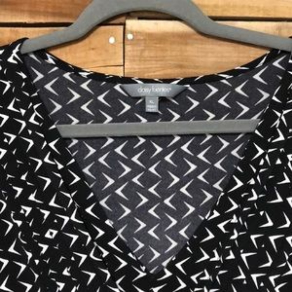 Daisy Fuentes XL long sleeve patterned tunic top - Picture 2 of 4